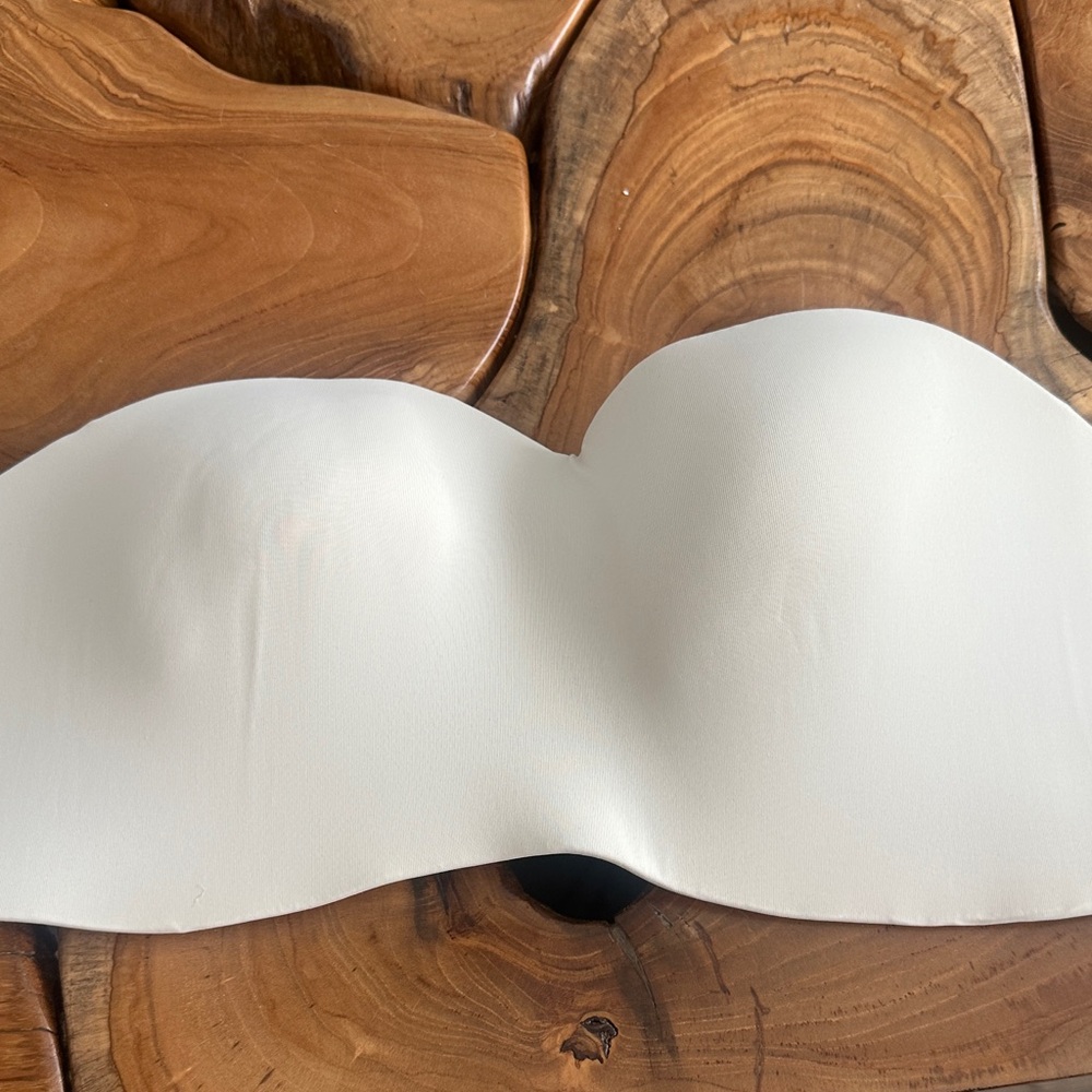 Magic Bra in Cream strapless or add straps